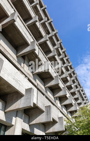 Konkrete äußere Teil der brutalist Panum Gebäude, die Häuser der Universität Kopenhagen der Fakultät für Gesundheit und Medizinische Wissenschaften; Dänemark Stockfoto