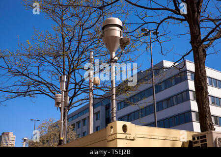 Feinstaub und eine Messstation am Turiner Straße, Köln, Deutschland. Luft- und Feinstaub-Messstation in der Turiner Straße. Koeln, Deu Stockfoto