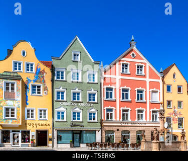 Marienplatz in der Altstadt von Weilheim, Pfaffenwinkel, Oberbayern, Bayern, Deutschland, Europa Stockfoto