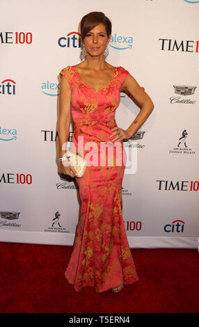 April 23, 2019 - New York City, New York, USA - Anker von MSNBC Live STEPHANIE RUHLE besucht die Anreise für die 2019 mal 100 Gala im Time Warner Center statt. (Bild: © Nancy Kaszerman/ZUMA Draht) Stockfoto