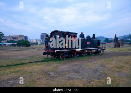 Ein alter Zug Lokomotive, Teil der Skulpturen in der Hamasan Park in Kaohsiung, Taiwan. Stockfoto