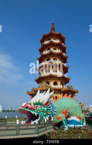 Die berühmten Drachen Pavillion bei Lotus See in Kaohsiung, Taiwan. Stockfoto