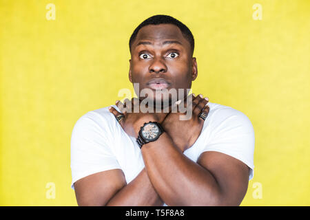 Portrait einer afrikanischen amerikanischen Mann, Stress, Probleme am Arbeitsplatz, Gesundheit Problem. Konzept Selbstmord. Stockfoto