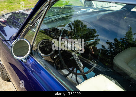 BERLIN - Mai 05, 2018: Innenraum des Sportwagens Ford Mustang (erste Generation). Stockfoto