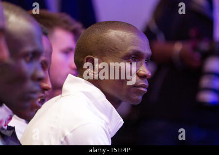 London, Großbritannien. 24. April 2019. Eliud Kipchoge während einer Pressekonferenz vor dem Sonntag Virgin Money London Marathon. Der diesjährige Marathon feiert Stockfoto