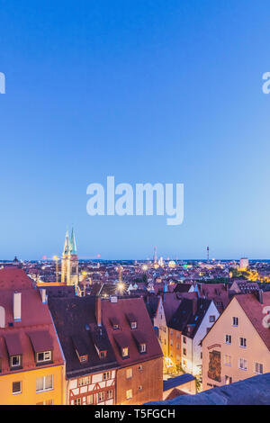 Deutschland, Nürnberg, Altstadt, stadtbild an der blauen Stunde Stockfoto