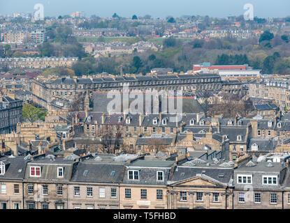 Blick auf die Neue Stadt mietskasernen von Calton Hill, Edinburgh, Schottland, Großbritannien Stockfoto