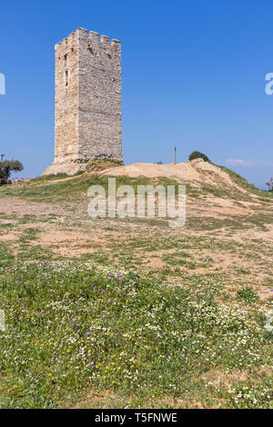 Alten byzantinischen Turm in Stadt Nea Fokea, Kassandra, Chalkidiki, Zentralmakedonien, Griechenland Stockfoto