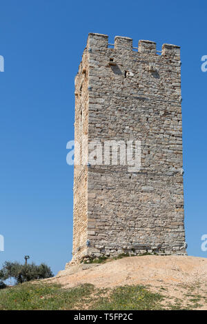 Alten byzantinischen Turm in Stadt Nea Fokea, Kassandra, Chalkidiki, Zentralmakedonien, Griechenland Stockfoto