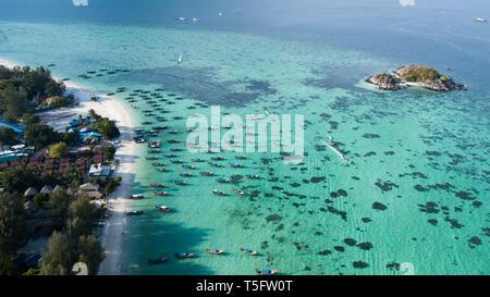 Luftaufnahme von Sunrise Beach in Koh Lipe Insel in Satun, Thailand Stockfoto