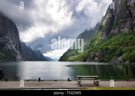 Beeindruckende Aussicht über den Lysefjord in Norwegen Stockfoto