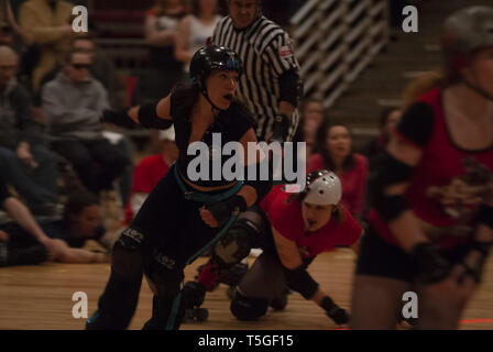 Washington, DC, USA. 22 Mär, 2008. Roller Derby am DC-Armory in Washington, DC, 22. März 2008. Credit: Bill Putnam/ZUMA Draht/Alamy leben Nachrichten Stockfoto