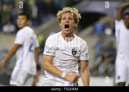 Seattle, Washington, USA. 24 Apr, 2019. Erdbeben Florian Jungwirth (23) reagiert auf einen kein Anruf, wie die San Jose Earthquakes besuchen Sie die Seattle Sounders in einem MLS-Match im Century Link Feld in Seattle, WA. Credit: Jeff Halstead/ZUMA Draht/Alamy leben Nachrichten Stockfoto
