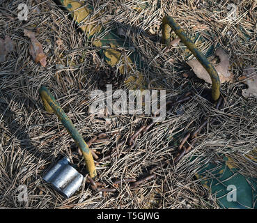 06 April 2019, Brandenburg, Prötzel Ot Harnekop: Es gibt mehrere Notausgänge in den Räumlichkeiten des Harnekop nuklearen Schutz. Auf drei Etagen 30 Meter unter der Erde, die DDR-Verteidigungsminister und seine hochrangige Kommandeure wollten sich im Falle eines Krieges zu verankern. Der derzeitige Eigentümer hat die Website und die Bunker zu verschiedenen Pächtern, die im Streit über die Rechte der Nutzung zugewiesen sind. Foto: Bernd Settnik/dpa-Zentralbild/ZB Stockfoto