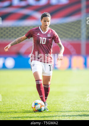 Dzsenifer MAROZSAN (GER) handeln. Fußball Nationalmannschaft Frauen Freundschaftsspiel, Deutschland (GER) - Japan (JPN) 2:2, am 09/04/2019 in Paderborn/Deutschland. | Verwendung weltweit Stockfoto