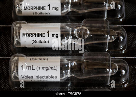 Close-up des Morphiums SULFAT 1 mg/ml Durchstechflasche zur Injektion oder Infusion Stockfoto