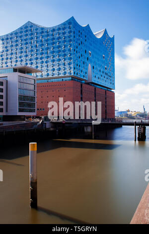 Lange Exposition der Elbphilharmonie in Hamburg, hafencity Stockfoto