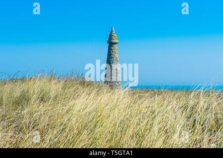 Grossbritannien, Kanalinseln, Herm, Pierre aux Ratten Obelisk Stockfoto