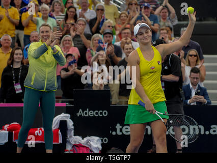 Ash Barty in Aktion und ihren Sieg für Australien feiert im 3. Gummi #Fed Cup Halbfinale v Belarus über Klaps-dachsparren Arena April 2019 Stockfoto