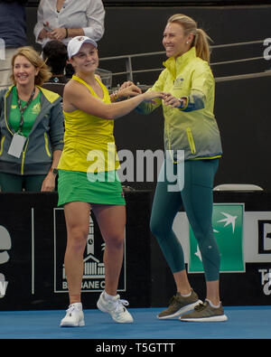 Ash Barty in Aktion und ihren Sieg für Australien feiert im 3. Gummi #Fed Cup Halbfinale v Belarus über Klaps-dachsparren Arena April 2019 Stockfoto