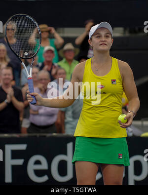 Ash Barty in Aktion und ihren Sieg für Australien feiert im 3. Gummi #Fed Cup Halbfinale v Belarus über Klaps-dachsparren Arena April 2019 Stockfoto