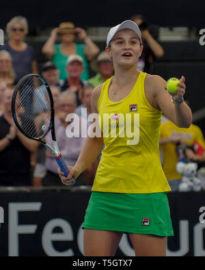 Ash Barty in Aktion und ihren Sieg für Australien feiert im 3. Gummi #Fed Cup Halbfinale v Belarus über Klaps-dachsparren Arena April 2019 Stockfoto