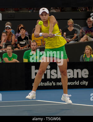 Ash Barty in Aktion und ihren Sieg für Australien feiert im 3. Gummi #Fed Cup Halbfinale v Belarus über Klaps-dachsparren Arena April 2019 Stockfoto