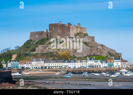 Grossbritannien, Kanalinseln, Jersey, die Stadt und die Burg Mont Orgueil Stockfoto