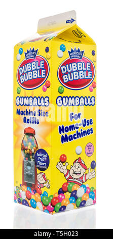 Winneconne, WI - 22. April 2019: ein Paket von Dubble Bubble gumballs auf einem isolierten Hintergrund Stockfoto