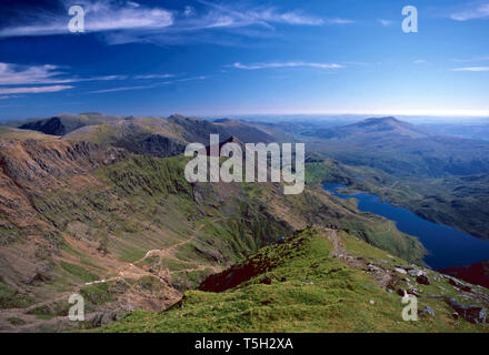 Blick vom Mt. Snowdon von Lyn Cwellyn, Snowdonia National Park, Wales Stockfoto