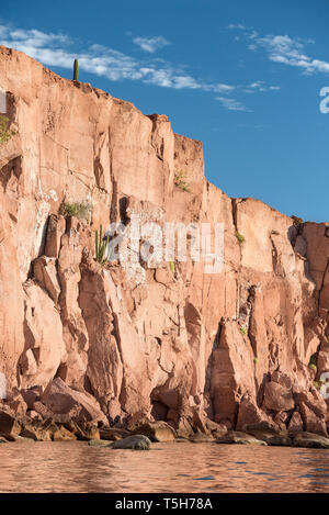 Sea Cliff & Reflexion, Espiritu Santo, Baja California Sur, Mexiko Stockfoto