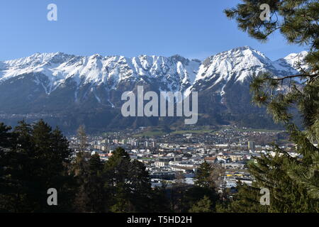 Innsbruck, Tirol, Nordtirol, Nordkette, Karawendel, Seegrube, Schnee, Eis, Winter, Frühling, Hafelekarspitze, Kleiner Solstein, Solstein, Jahreszeit, Stockfoto