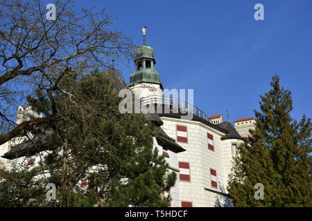 Schloss Ambras Schloss Ambras, Amras, Innsbruck, Landeshauptstadt, Tirol, Österreich, Burg, Maximilian, Wappen, Sonnenuhr, Schornstein, Rauchfang, F Stockfoto