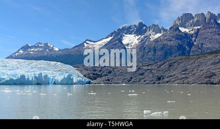 Grey Gletscher und den Cerro Paine Grande im Torres del Paine in Patagonien, Chile Stockfoto