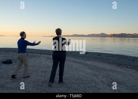 Paar, Qigong, Bucht von Loreto Nat. Park, Baja California Sur, Mexiko. Stockfoto