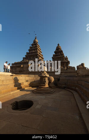 Sonnenuntergang in Mahabalipuram shore Tempel Stockfoto