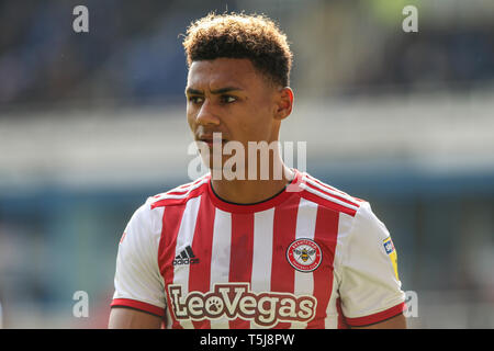 13. April 2019, Madejski Stadium, London, England; Sky Bet Meisterschaft, Lesen vs Brentford, Ollie Watkins (11) von Brentford Credit: Matt O'Connor/News Bilder, Englische Fußball-Liga Bilder unterliegen DataCo Lizenz Stockfoto