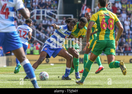 22.April 2019, Madejski Stadium, London, England; Sky Bet Meisterschaft, Lesen vs West Brom; Ovie Ejaria (18) Lesen mit der Kugel Credit: Matt O'Connor/News Bilder, Englische Fußball-Liga Bilder unterliegen DataCo Lizenz Stockfoto