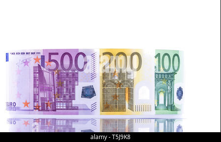 Euro Geldscheinen Hintergrund isoliert - Euro cash Hintergrund Banknoten widerspiegelt - 500 200 100 Euro Geld Hintergrund Stockfoto