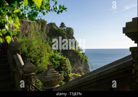 Eine Ansicht von Uluwatu Tempel (Pura Luhur Uluwatu) auf der Halbinsel Bukit in Bali, Indonesien Stockfoto