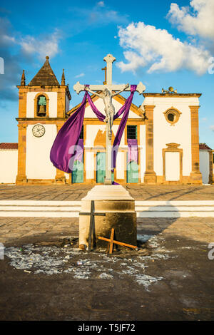 Kathedrale Unserer Lieben Frau von Sieg - die älteste Kirche in Oeiras, eingerichtet für das Osterfest feiern (Piaui, Brasilien) Stockfoto