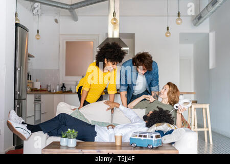 Freunde treffen Urlaub planen Stockfoto