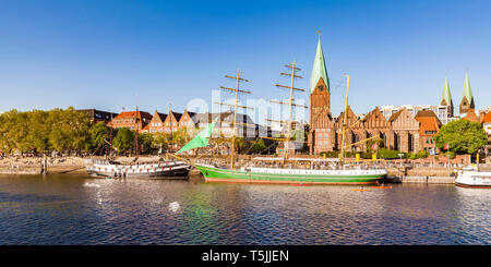 Deutschland, Freie Hansestadt Bremen, Schlachte, Weser, Martini, Anlegestelle, Ausflugsschiffe, Segelschiff Alexander von Humboldt Stockfoto