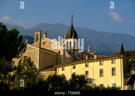 Italien, Dolomiten, Südtirol, Arco, Collegiata dell'Assunta Stockfoto