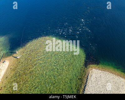 Kanada, British Columbia, Luftaufnahme von Adams River während Salmon Run Stockfoto