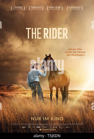 RELEASE DATE: April 13, 2018 TITEL: Der Reiter Studio: Sony Pictures Classics REGISSEUR: Chloe Zhao PLOT: Nach einem in der Nähe von schweren Kopfverletzungen, ein junger Cowboy verpflichtet sich, die Suche nach einer neuen Identität und was es bedeutet, ein Mann in den Heartland von Amerika zu sein. In den Hauptrollen: BRADY JANDREAU wie Brady Blackburn. (Bild: © Sony Pictures Classics/Entertainment Bilder) Stockfoto