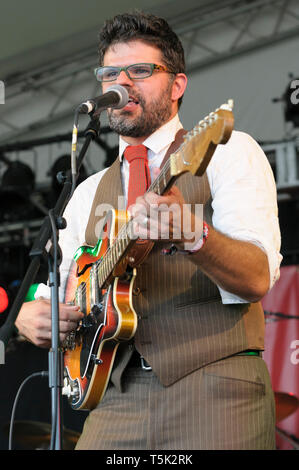 Singer/Songwriter zeichnete Gonsalves der Kobo Town durchführen an den WOMAD-Festival, Charlton Park, UK, 26. Juli 2014. Stockfoto