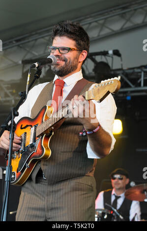 Singer/Songwriter zeichnete Gonsalves der Kobo Town durchführen an den WOMAD-Festival, Charlton Park, UK, 26. Juli 2014. Stockfoto