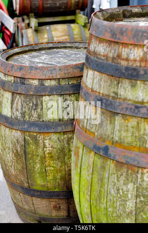 Alte, antike Holzfass Fracht Container Stockfoto