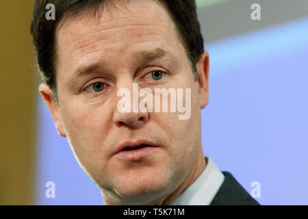 Liberaldemokraten Nick Clegg MP Rede der Gesellschaft gerechtere durch die Umwandlung des Bildungssystems. London. 1.3.10. Stockfoto